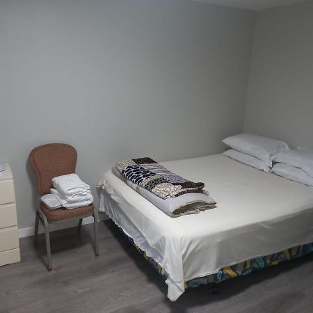 Green&White House Apartment Coquitlam Bagian luar foto