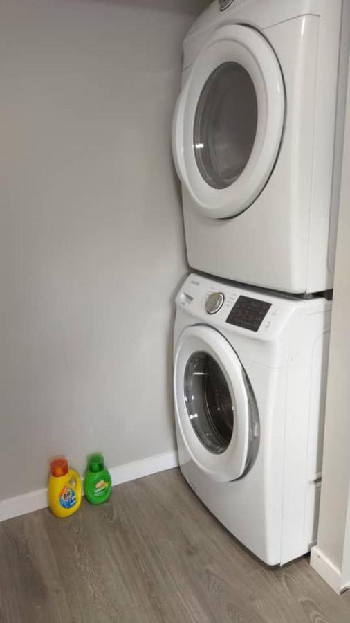 Green&White House Apartment Coquitlam Bagian luar foto