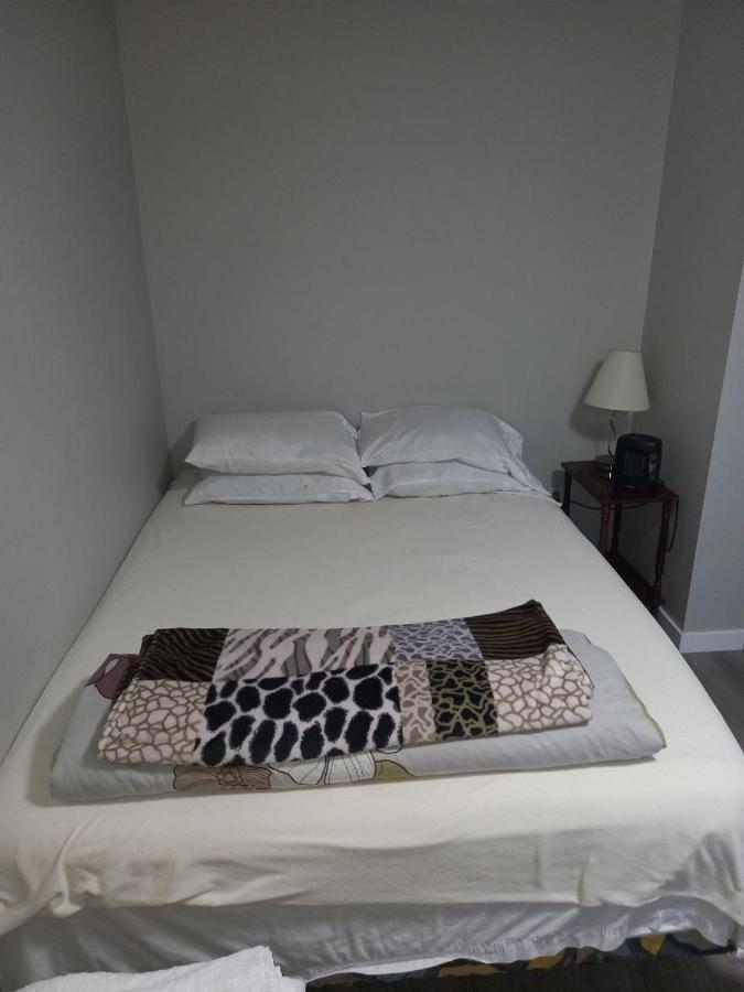Green&White House Apartment Coquitlam Bagian luar foto