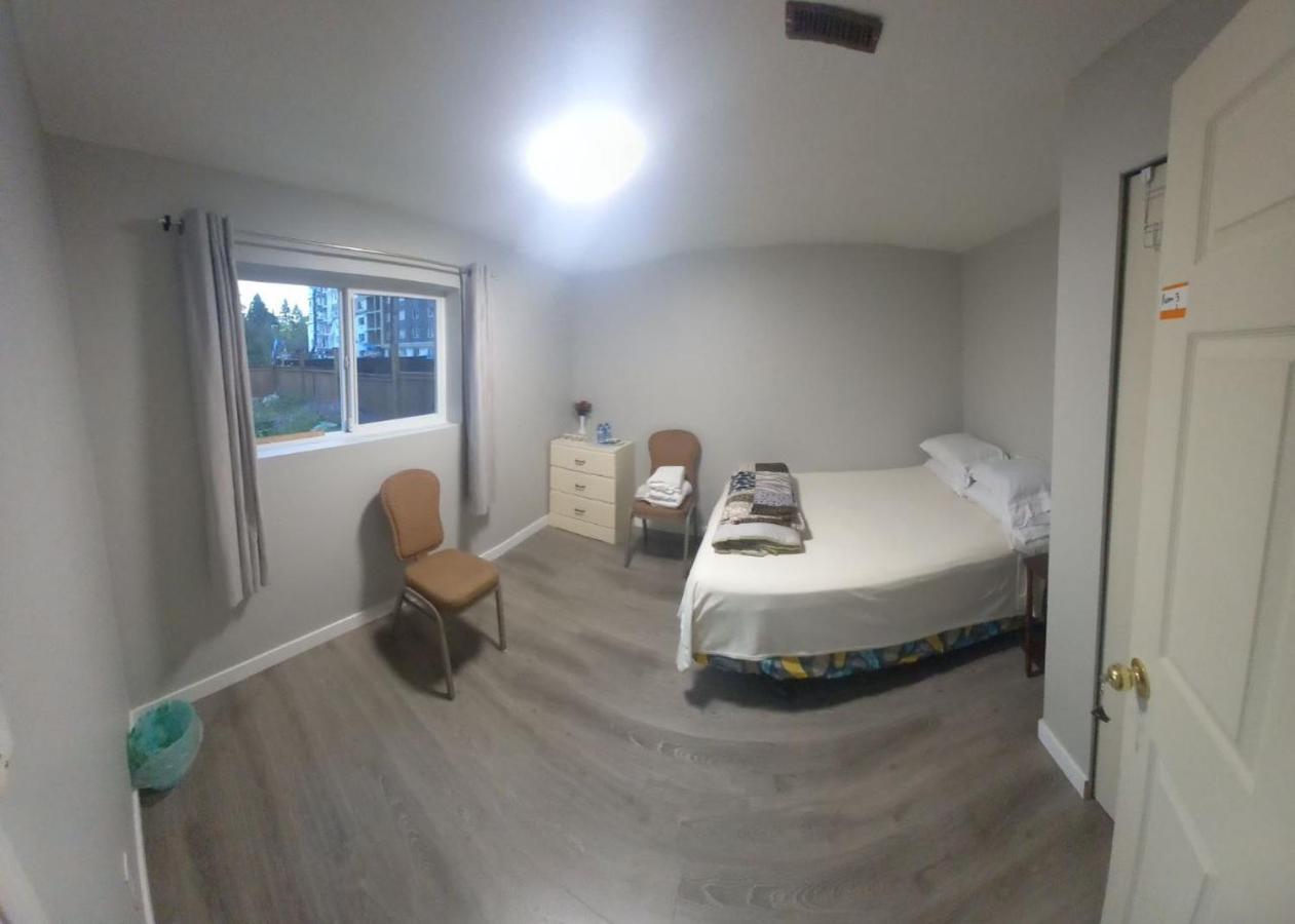Green&White House Apartment Coquitlam Bagian luar foto
